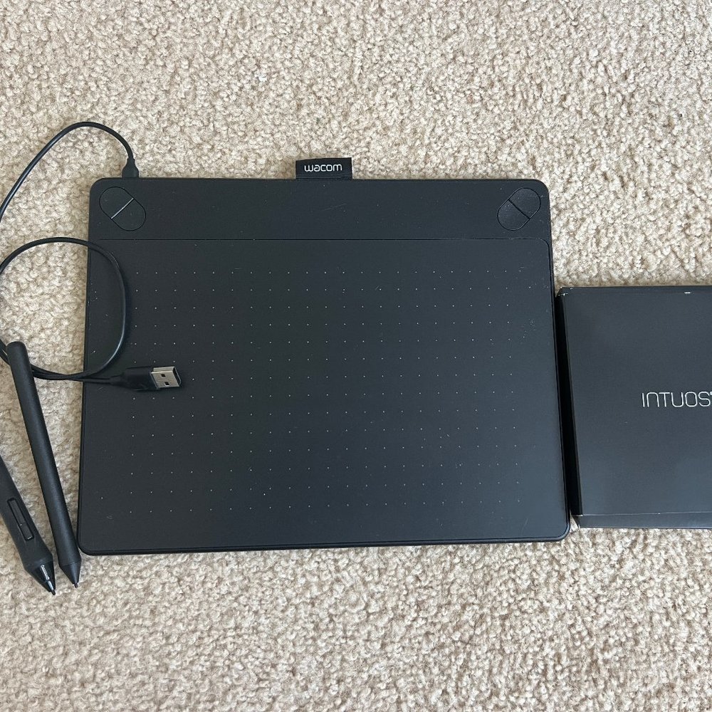 Wacom Intuos Small Graphics Drawing Tablet